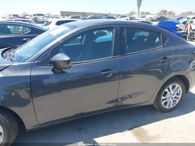 3MYDLBYV4JY311749 Toyota YARIS IA