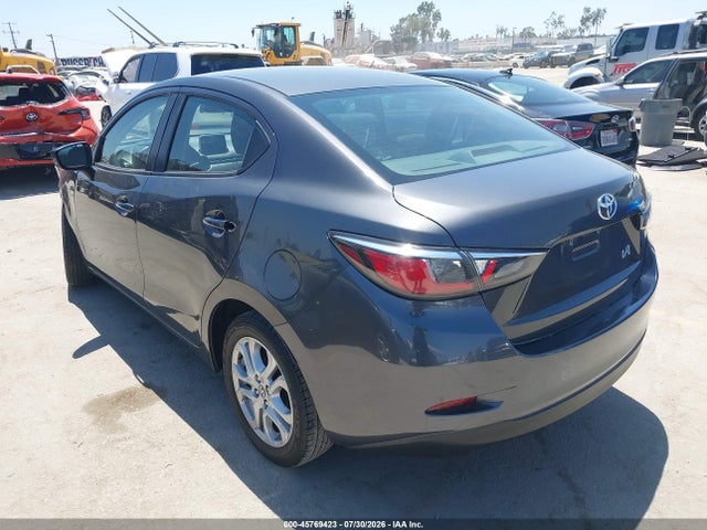 3MYDLBYV4JY311749 Toyota YARIS IA