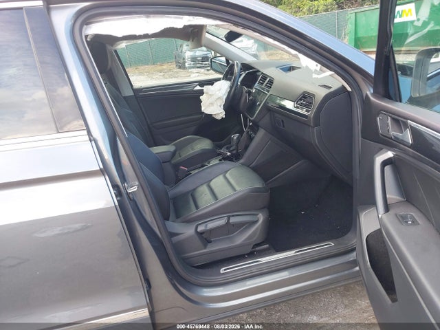 Продажа на аукционе авто 2018 Volkswagen Tiguan 2.0t Sel Premium, vin: 3VV5B7AX0JM172887, номер лота: 45769448