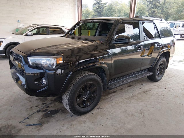 Toyota 4RUNNER SR5 2021 JTEMU5JR2M5920118 Image 2
