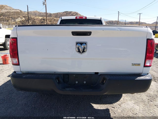 45769568 :رقم المزاد ، 3C6JR6DG5JG255364 vin ، 2018 Ram 1500 Tradesman  4x2 8' Box مزاد بيع