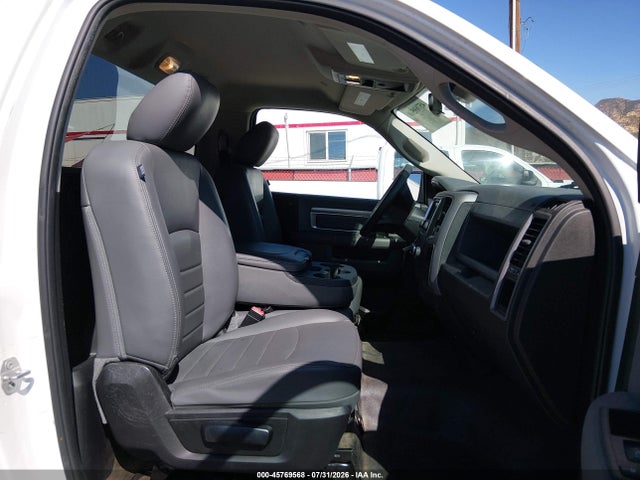 45769568 :رقم المزاد ، 3C6JR6DG5JG255364 vin ، 2018 Ram 1500 Tradesman  4x2 8' Box مزاد بيع