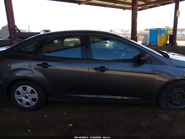 Ford FOCUS S 2017 1FADP3E24HL333424 Image 13