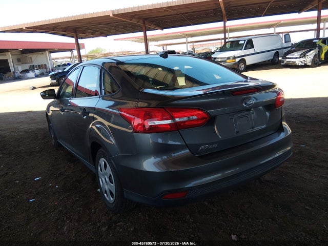 Ford FOCUS S 2017 1FADP3E24HL333424 Image 3