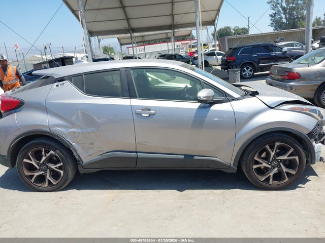 JTNKHMBX3K1054663 Toyota C-HR XLE