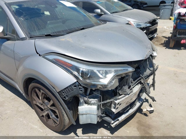 JTNKHMBX3K1054663 Toyota C-HR XLE