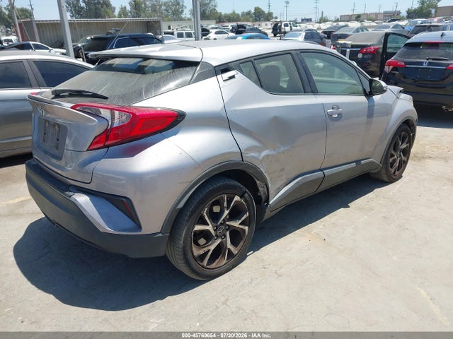 JTNKHMBX3K1054663 Toyota C-HR XLE