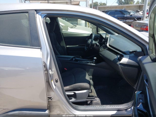 JTNKHMBX3K1054663 Toyota C-HR XLE