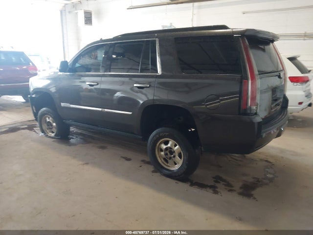 2016 Cadillac Escalade Platinum მანქანა იყიდება აუქციონზე, vin: 1GYS4DKJ2GR106072, აუქციონის ნომერი: 45769737