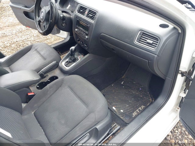 Продаж на аукціоні авто 2014 Volkswagen Jetta 2.0l S, vin: 3VW2K7AJ7EM352707, номер лоту: 45769756