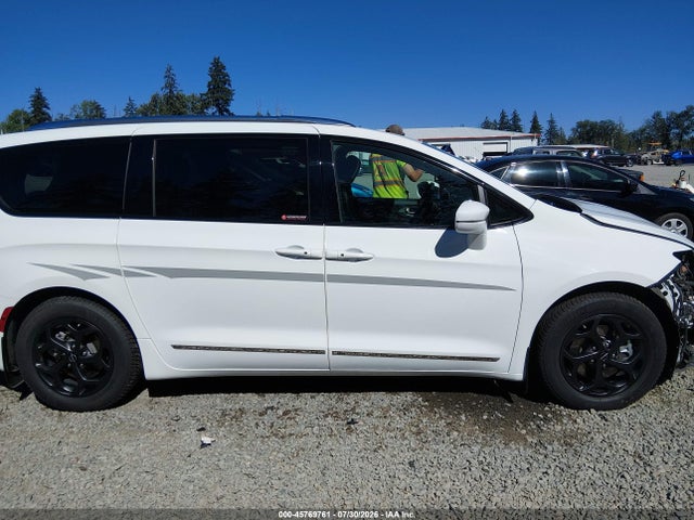 Продаж на аукціоні авто 2022 Chrysler Pacifica Hybrid Touring L, vin: 2C4RC1L7XNR225908, номер лоту: 45769761