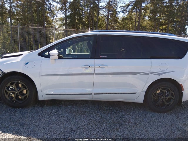 Продаж на аукціоні авто 2022 Chrysler Pacifica Hybrid Touring L, vin: 2C4RC1L7XNR225908, номер лоту: 45769761