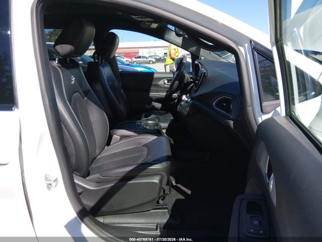 Продаж на аукціоні авто 2022 Chrysler Pacifica Hybrid Touring L, vin: 2C4RC1L7XNR225908, номер лоту: 45769761