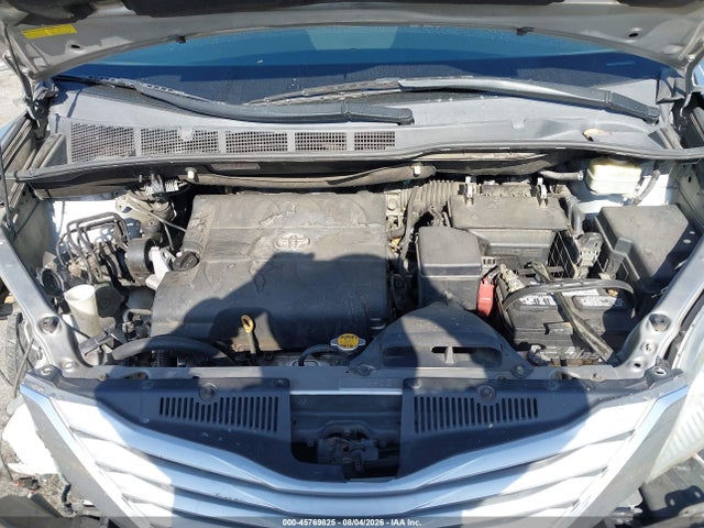 5TDKK3DC4GS748296 Toyota Sienna Le 8 Passenger