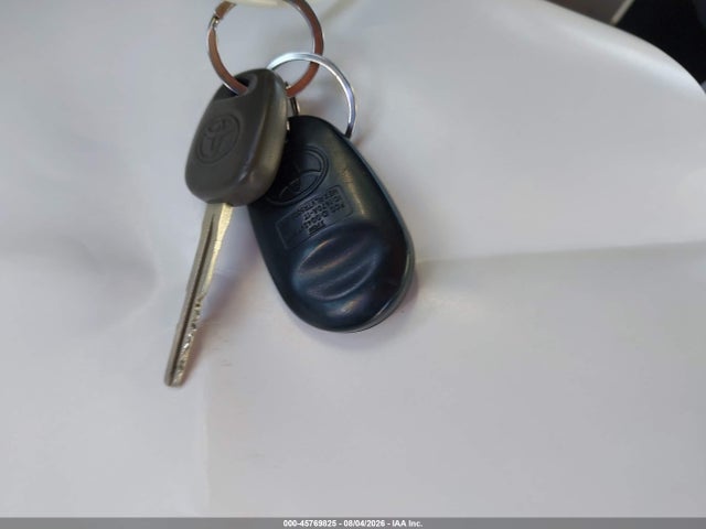 5TDKK3DC4GS748296 Toyota Sienna Le 8 Passenger