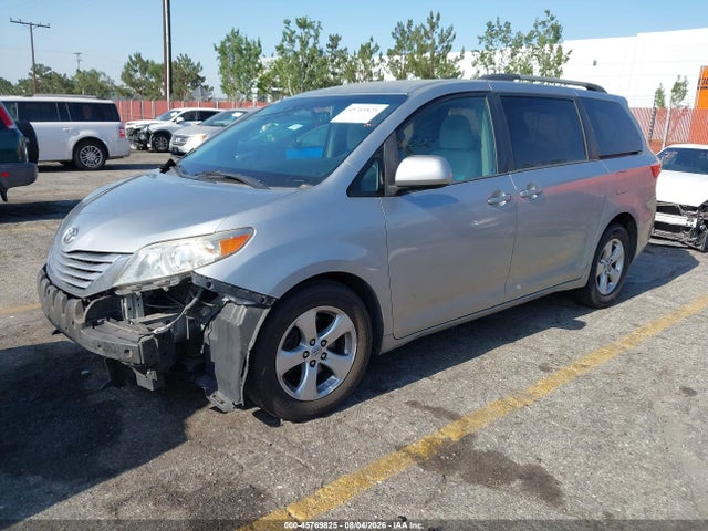 5TDKK3DC4GS748296 Toyota Sienna Le 8 Passenger