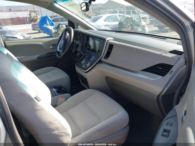 5TDKK3DC4GS748296 Toyota Sienna Le 8 Passenger