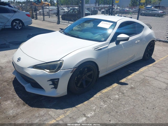Toyota 86 2017 JF1ZNAA1XH8711116 Image 2