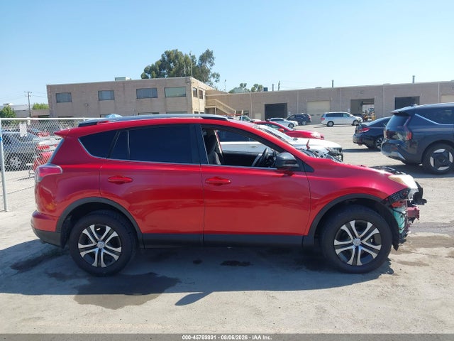 JTMZFREV5HJ124320 Toyota RAV4 LE