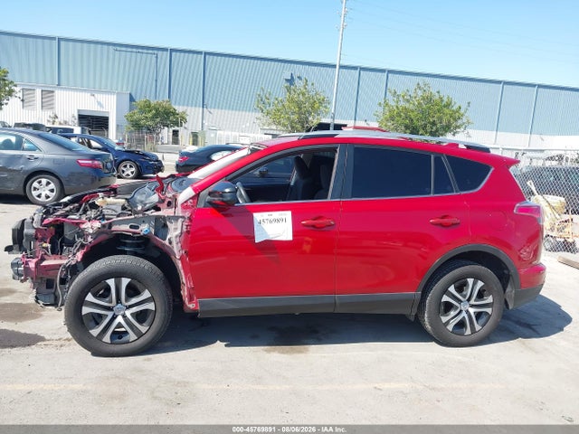 JTMZFREV5HJ124320 Toyota RAV4 LE
