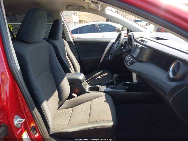 JTMZFREV5HJ124320 Toyota RAV4 LE