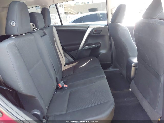 JTMZFREV5HJ124320 Toyota RAV4 LE