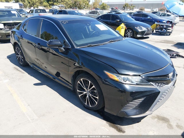 Toyota CAMRY SE 2018 4T1B11HK2JU579032 Image 1