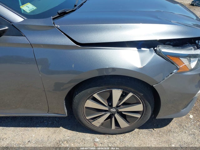 45770005 :رقم المزاد ، 1N4BL4DVXMN360467 vin ، 2021 Nissan Altima Sv Fwd مزاد بيع