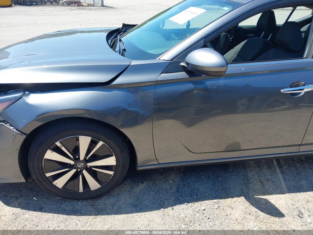 45770005 :رقم المزاد ، 1N4BL4DVXMN360467 vin ، 2021 Nissan Altima Sv Fwd مزاد بيع