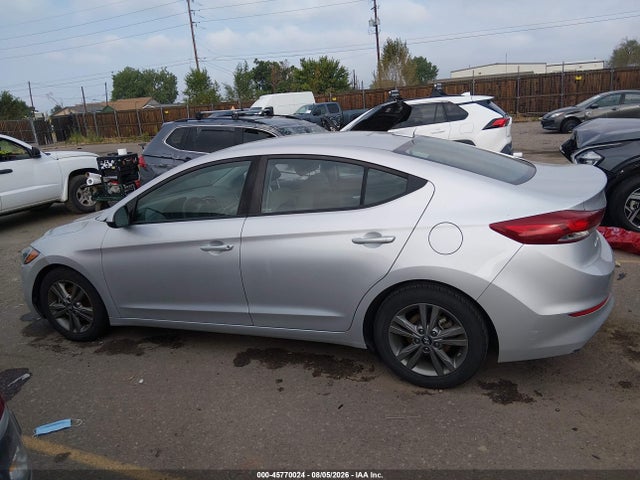 Продажа на аукционе авто 2018 Hyundai Elantra Sel, vin: 5NPD84LF5JH318394, номер лота: 45770024