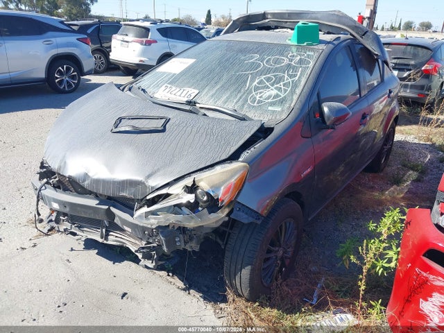 Продаж на аукціоні авто 2015 Toyota Prius C Two, vin: JTDKDTB35F1111166, номер лоту: 45770040
