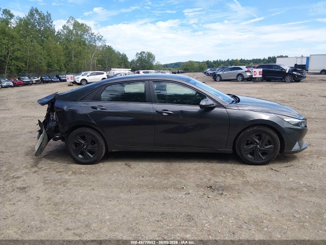 45770052 :رقم المزاد ، 5NPLS4AG3NH071228 vin ، 2022 Hyundai Elantra Sel مزاد بيع