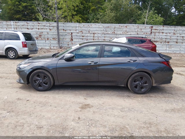 45770052 :رقم المزاد ، 5NPLS4AG3NH071228 vin ، 2022 Hyundai Elantra Sel مزاد بيع