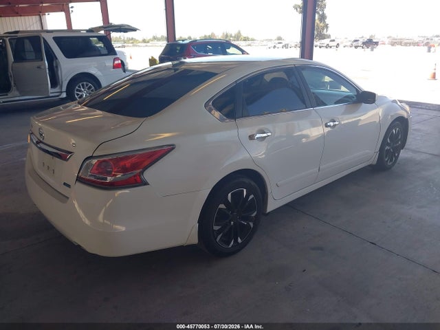Nissan Altima 2.5 S 2014 1N4AL3AP6EC292547 Image 4