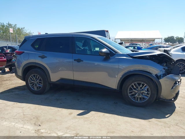 5N1BT3AAXRC697497 Nissan Rogue S Fwd