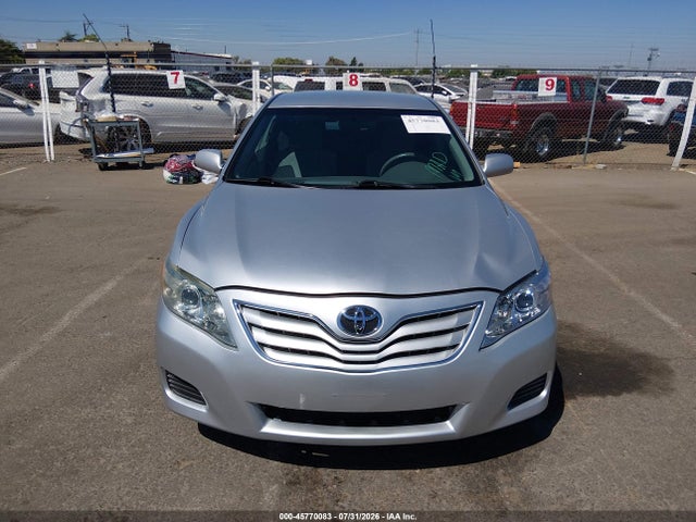 2010 Toyota Camry Le მანქანა იყიდება აუქციონზე, vin: 4T1BF3EK2AU022574, აუქციონის ნომერი: 45770083