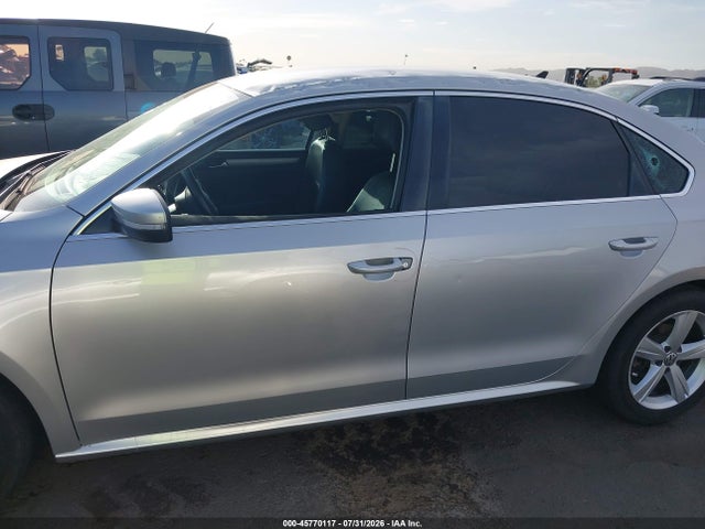 1VWBT7A34FC033489 Volkswagen Passat 1.8t Se