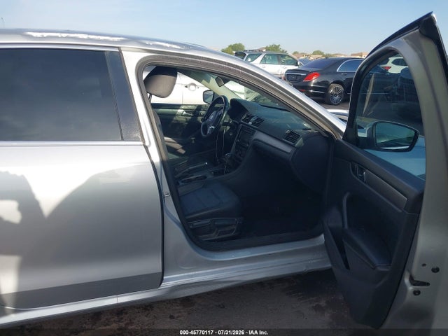 1VWBT7A34FC033489 Volkswagen Passat 1.8t Se