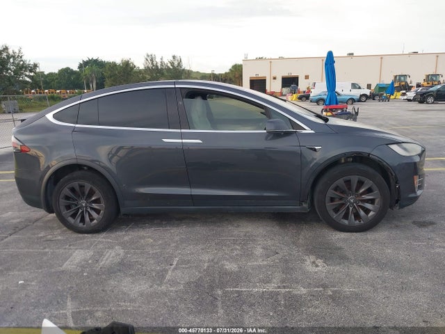 Продаж на аукціоні авто 2018 Tesla Model X 100d/75d/p100d, vin: 5YJXCDE26JF119665, номер лоту: 45770133