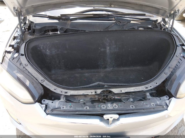 2016 Tesla Model X 60d/70d/75d/90d მანქანა იყიდება აუქციონზე, vin: 5YJXCAE25GF006104, აუქციონის ნომერი: 45770176