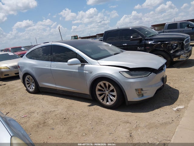 2016 Tesla Model X 60d/70d/75d/90d მანქანა იყიდება აუქციონზე, vin: 5YJXCAE25GF006104, აუქციონის ნომერი: 45770176