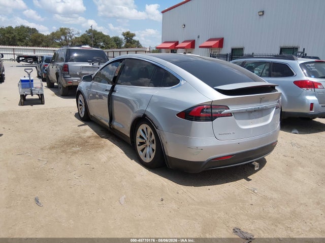 2016 Tesla Model X 60d/70d/75d/90d მანქანა იყიდება აუქციონზე, vin: 5YJXCAE25GF006104, აუქციონის ნომერი: 45770176