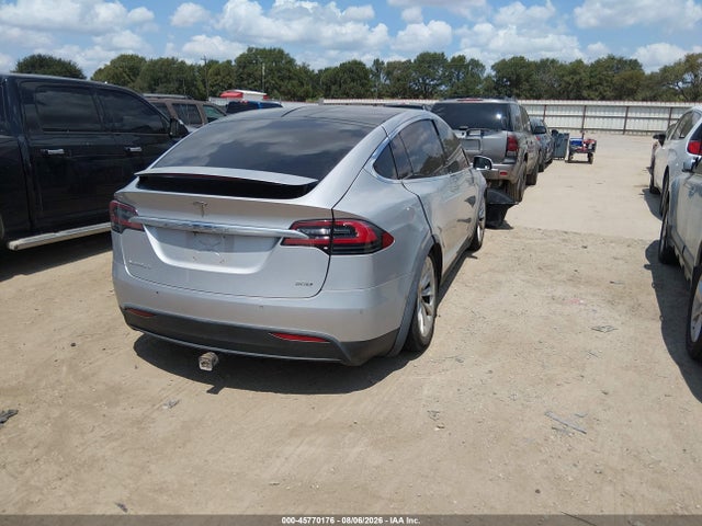 2016 Tesla Model X 60d/70d/75d/90d მანქანა იყიდება აუქციონზე, vin: 5YJXCAE25GF006104, აუქციონის ნომერი: 45770176