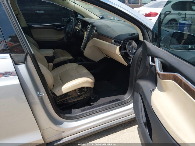 2016 Tesla Model X 60d/70d/75d/90d მანქანა იყიდება აუქციონზე, vin: 5YJXCAE25GF006104, აუქციონის ნომერი: 45770176
