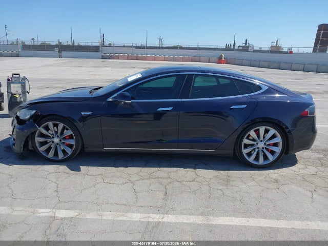 Продажа на аукционе авто 2013 Tesla Model S Performance, vin: 5YJSA1DP6DFP07209, номер лота: 45770184