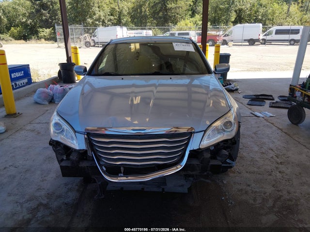 2013 Chrysler 200 Lx მანქანა იყიდება აუქციონზე, vin: 1C3CCBAB8DN647291, აუქციონის ნომერი: 45770195