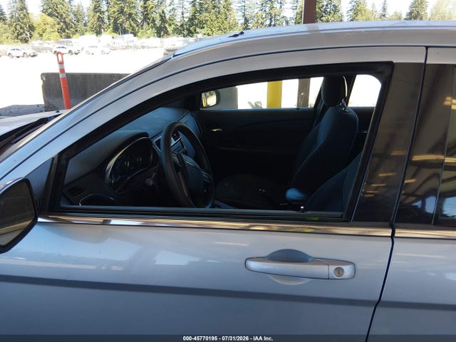2013 Chrysler 200 Lx მანქანა იყიდება აუქციონზე, vin: 1C3CCBAB8DN647291, აუქციონის ნომერი: 45770195