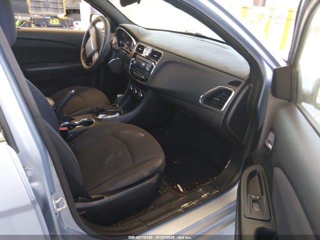 2013 Chrysler 200 Lx მანქანა იყიდება აუქციონზე, vin: 1C3CCBAB8DN647291, აუქციონის ნომერი: 45770195