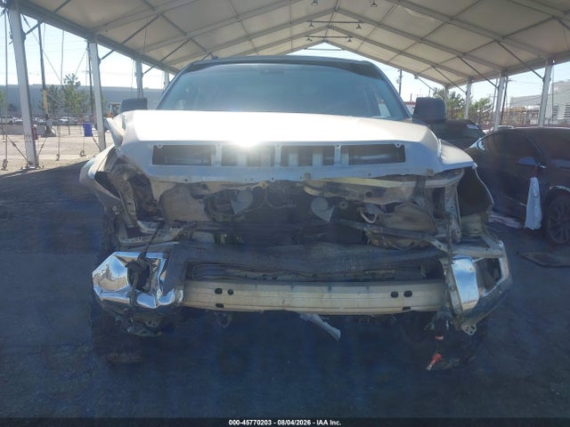 5TFEY5F12JX231261 Toyota Tundra Sr5 5.7l V8