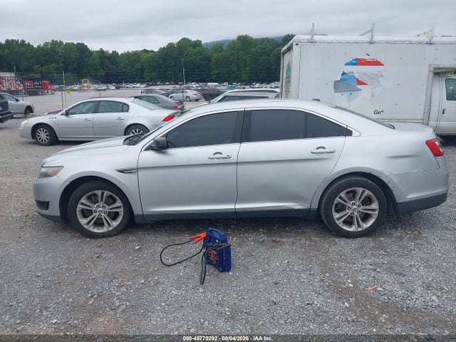 2018 Ford Taurus Se მანქანა იყიდება აუქციონზე, vin: 1FAHP2D8XJG118159, აუქციონის ნომერი: 45770292